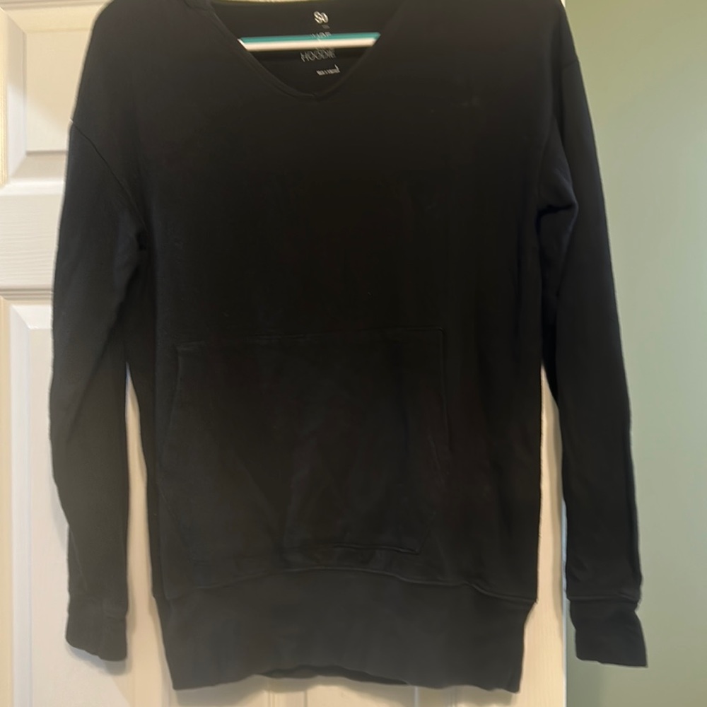 Lounge life hoodie. SO. Long sleeves hoodie pockets in front ribbed bottom